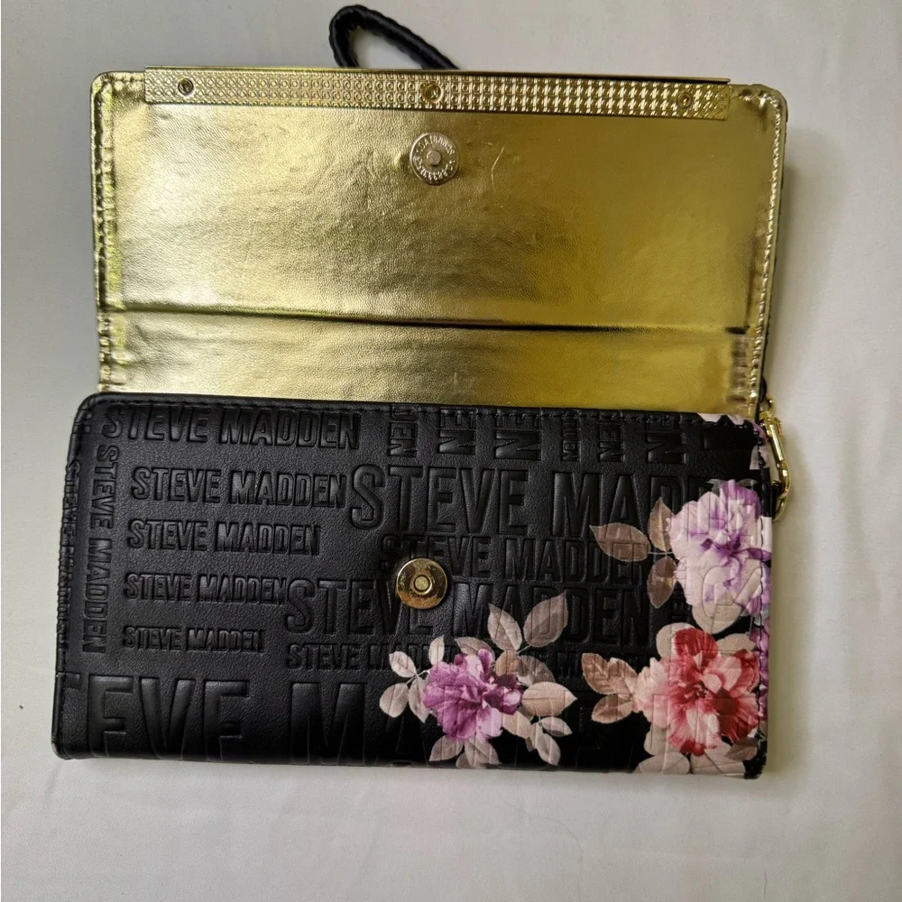 Steve Madden Floral‎ Embossed Logo Wristlet Wallet Clutch Black/Gold